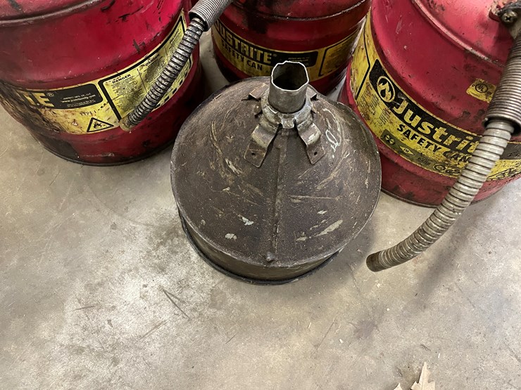 #2579-•-metal-fuel-cans-(columbia-heights,-mn)-image-4