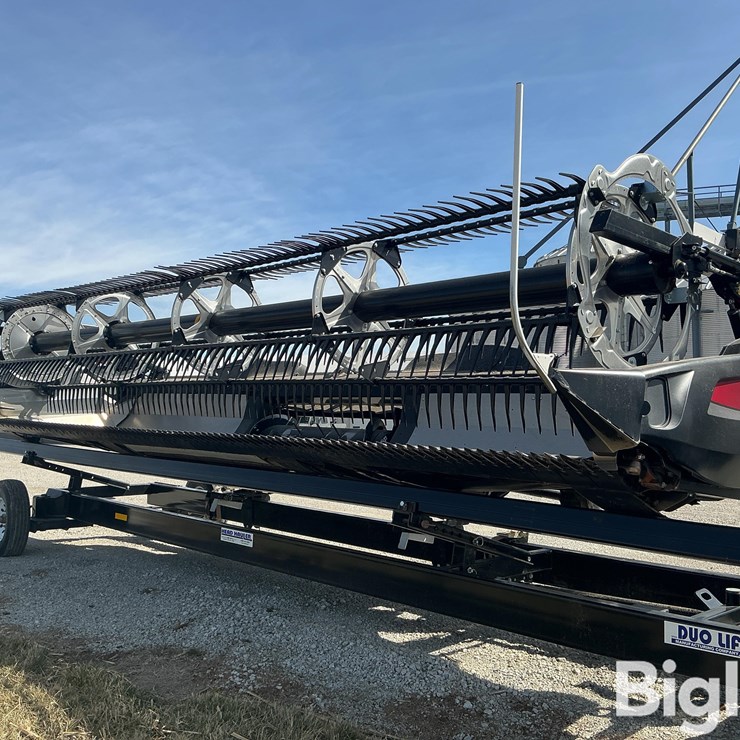 2023 MacDon FD225 Flex Draper Head