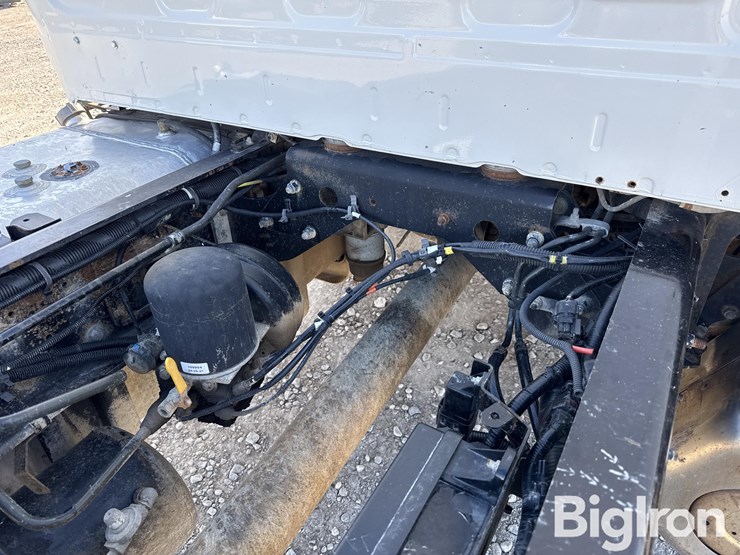 2011-hino-338-image-14