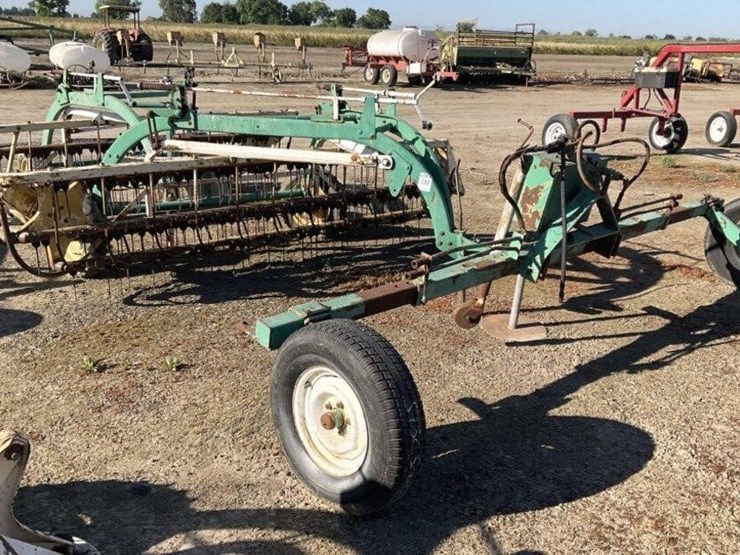 new-holland-260-image-1