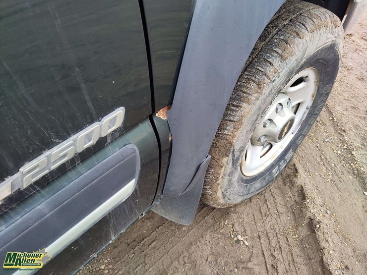 2003-chevrolet-silverado-2500-image-34