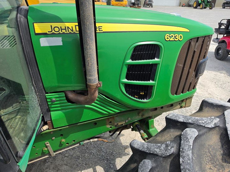 2010-john-deere-6230-image-4