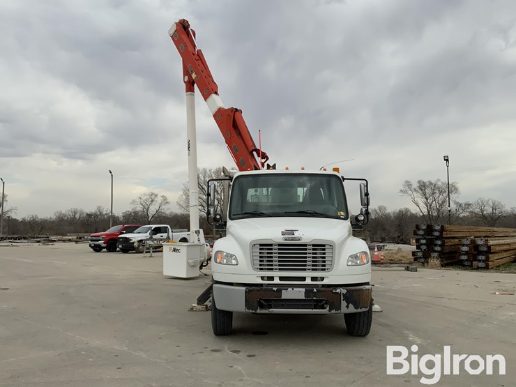 2014-freightliner-m2-106-image-2