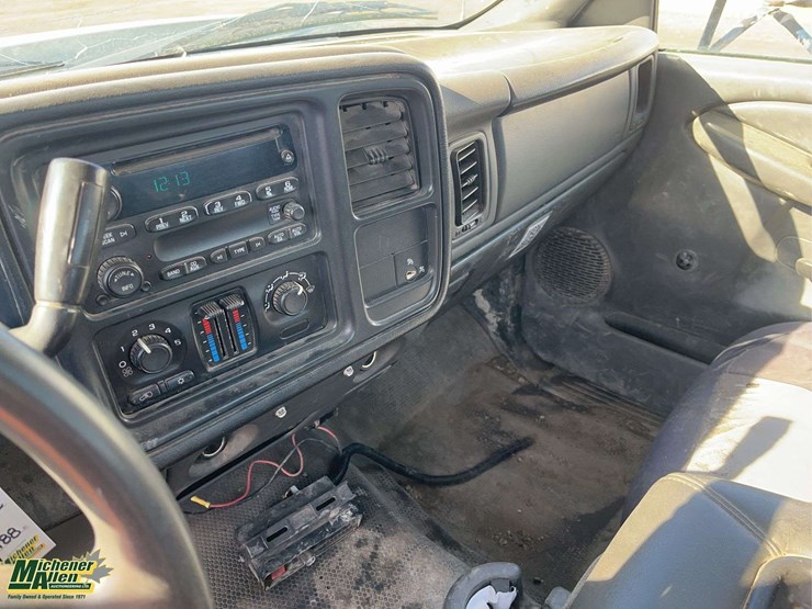 2005-chevrolet-silverado-3500-image-15