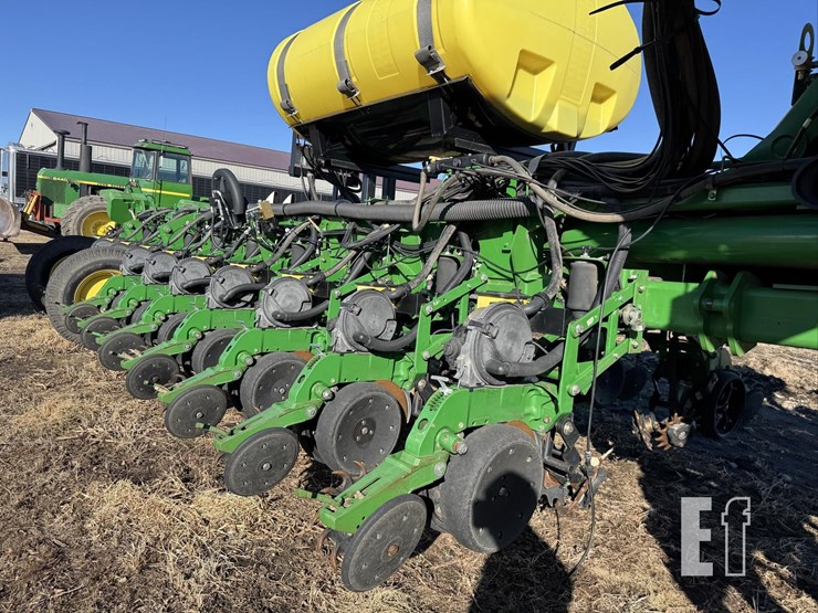 john-deere-1770-image-34