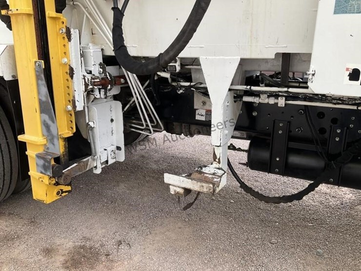 2013-hino-338-image-13