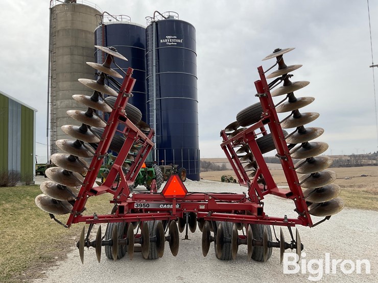 case-ih-3950-image-6