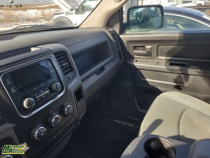 2013-dodge-1500-image-18