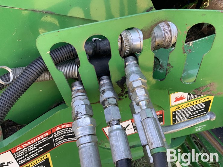 2019-john-deere-l341-image-11