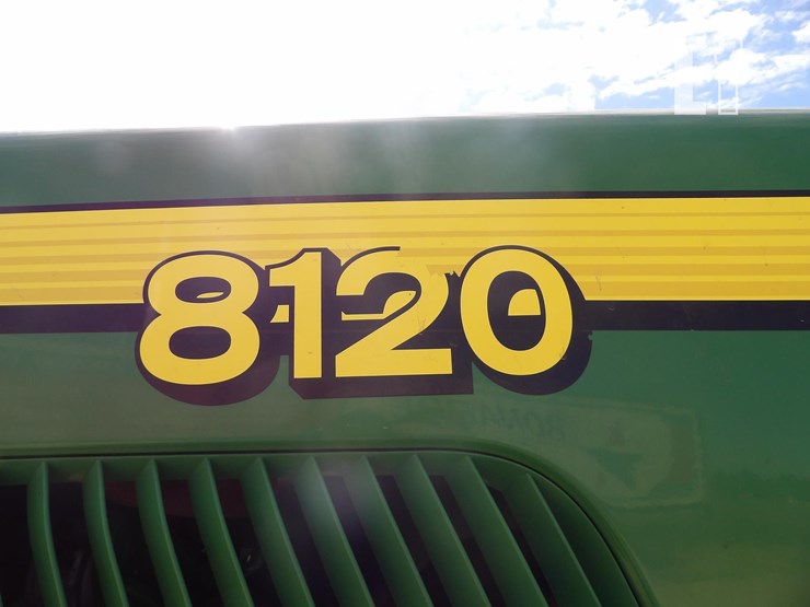 john-deere-8120-image-21