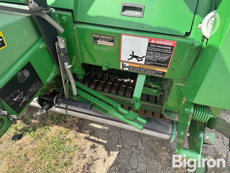 2014-john-deere-569-premium-image-11