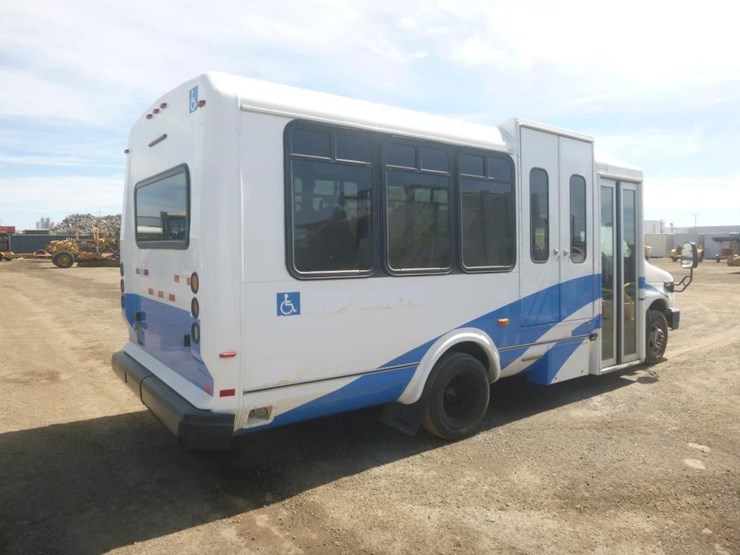 2014-ford-e450-image-4