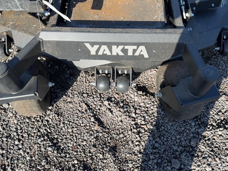 #4053-•-yakta-yxr-120-zero-turn-mower-image-4