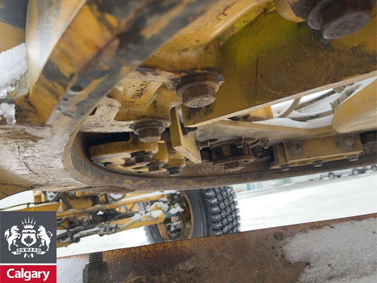 2011-caterpillar-140m-image-22