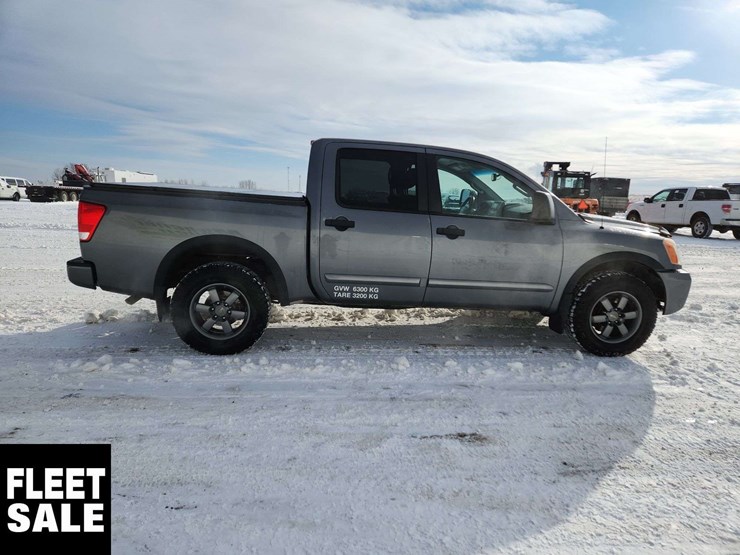 2014-nissan-titan-image-8