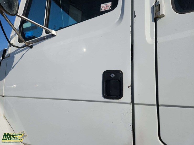 2006-international-durastar-4300-image-54