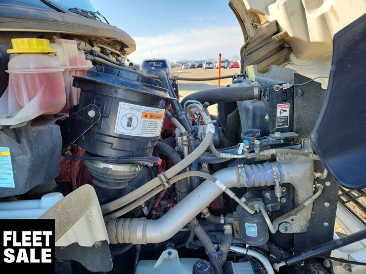 2020-freightliner-m2-106-image-35