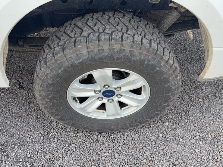 2016-ford-f150-image-12