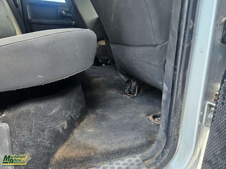 2012-dodge-1500-image-29