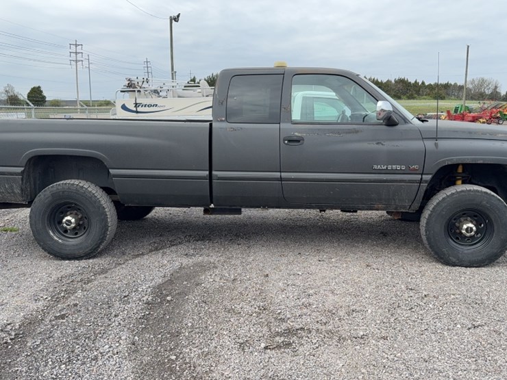 1997-dodge-ram-2500-image-4