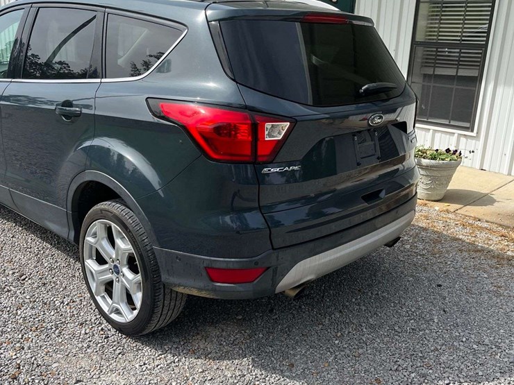 2019-ford-escape-image-8