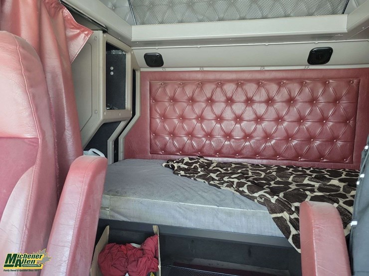 1999-international-9400-image-23