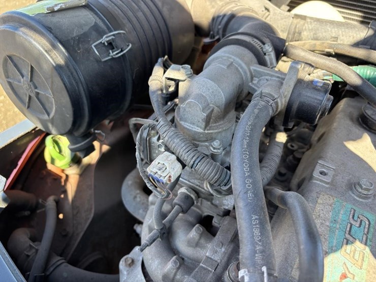 2017-toyota-8fgu30-image-33