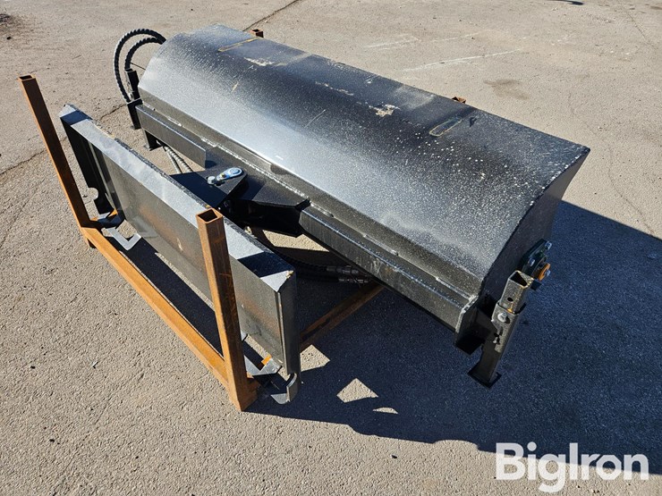 2025-massey-ferguson-730-image-5