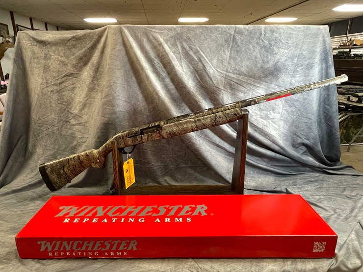 #10090-•-winchester-sx4-,-12-ga.-semi-auto-shotgun,-sn:-pt19453yw11k-image-16