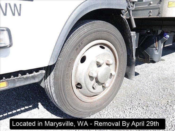 2013-isuzu-nqr-image-17