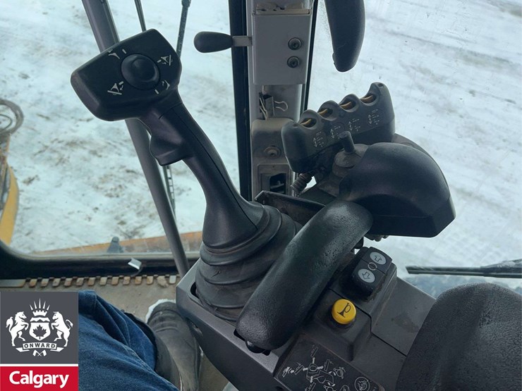 2011-caterpillar-140m-image-18