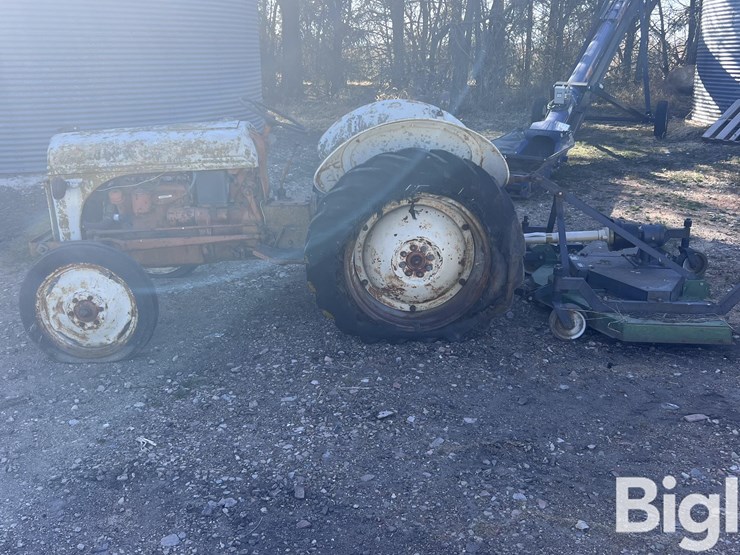 1951-ford-8n-image-8