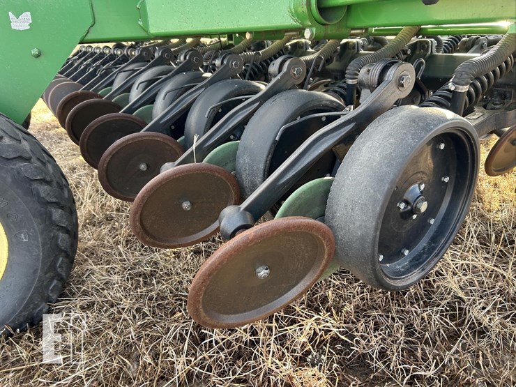 2004-john-deere-1590-image-44