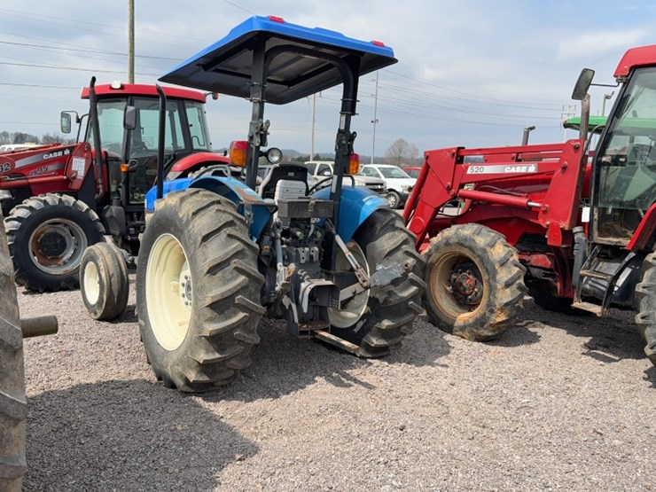 new-holland-tn70-image-11