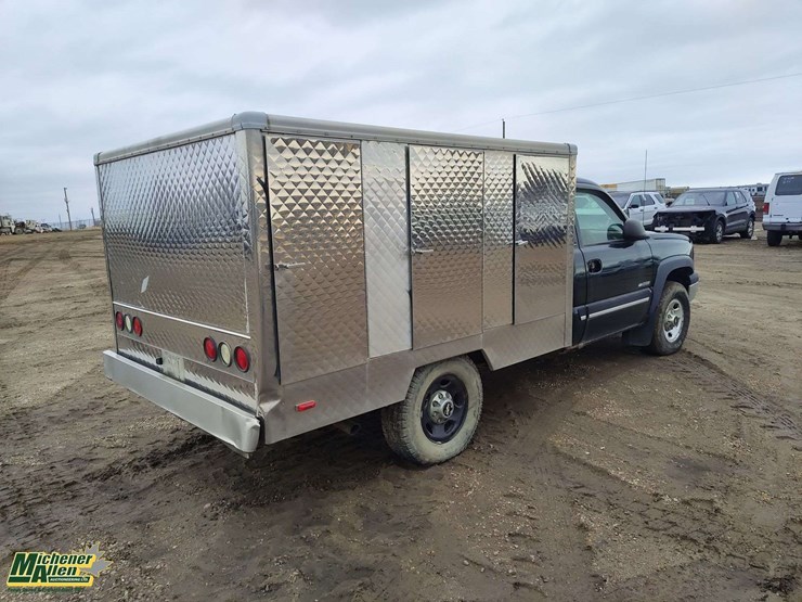 2003-chevrolet-silverado-2500-image-3