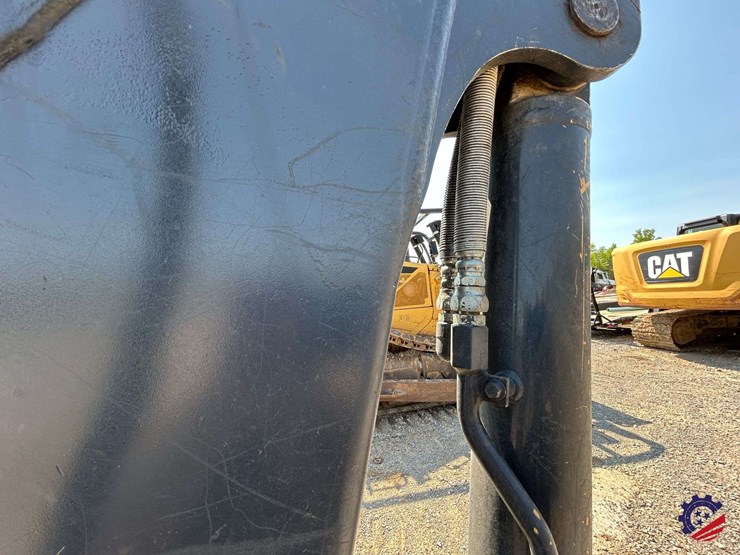 2021-deere-60g-image-40