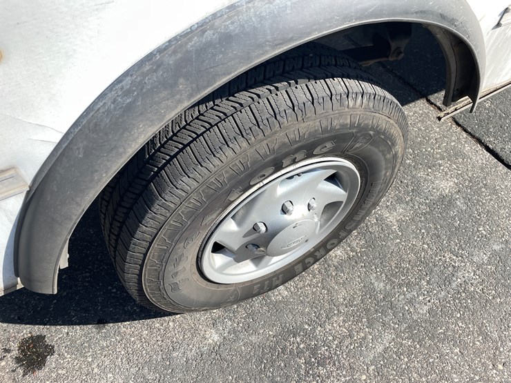 2014-ford-e350-image-11