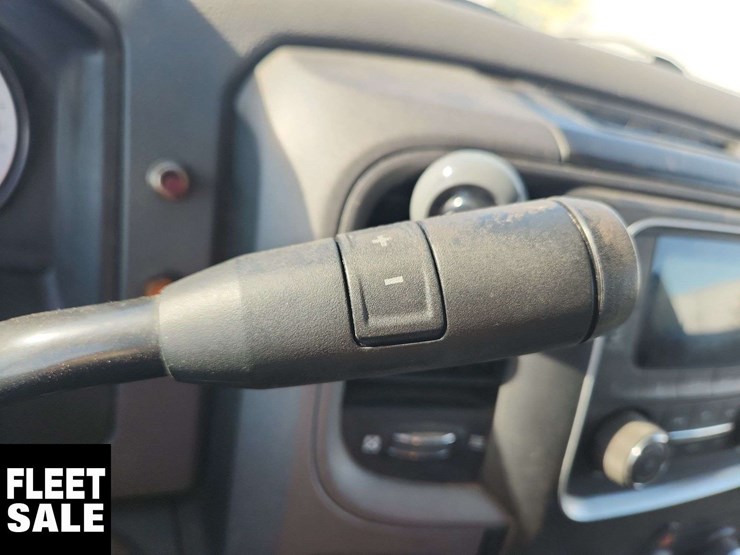 2019-ram-1500-classic-image-22