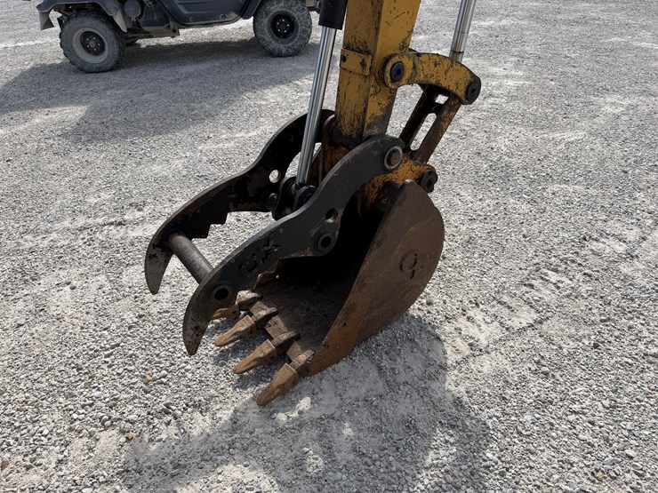 caterpillar-304cr-image-25