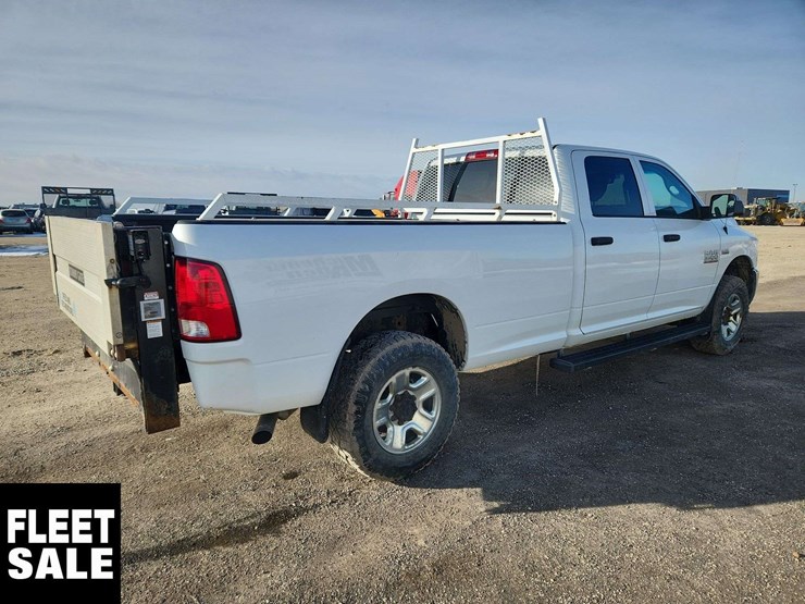 2018-dodge-3500-image-4