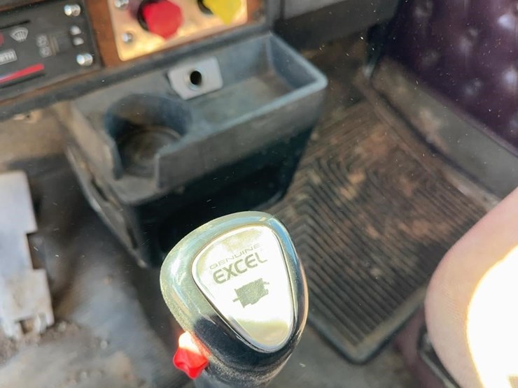 1999-kenworth-t800-image-60