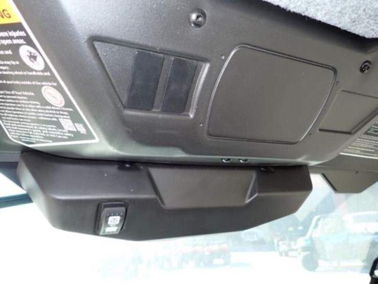 2021-can-am-defender-limited-hd10-4x4-side-by-side-image-18