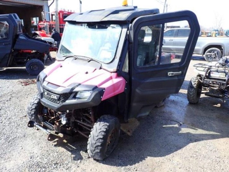 2015-honda-pioneer-700-image-1