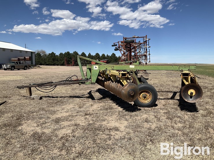 john-deere-340-image-8