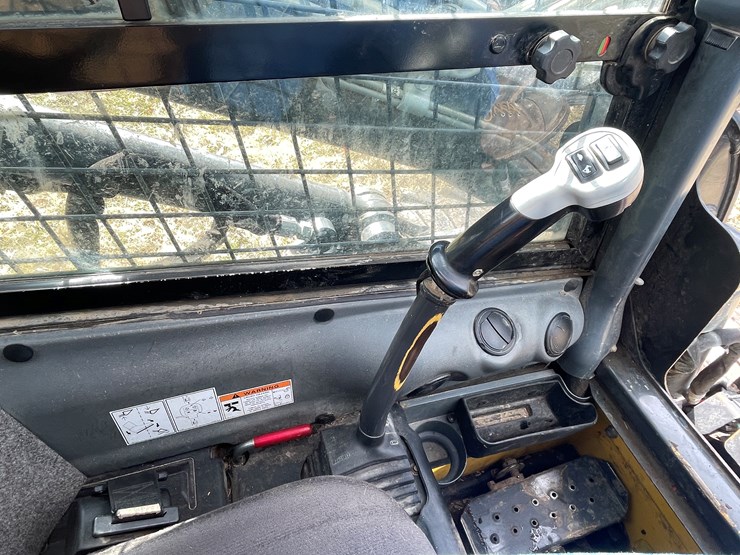 #372-•-2015-new-holland-l225-skid-steer-(scandia,-mn)-image-32