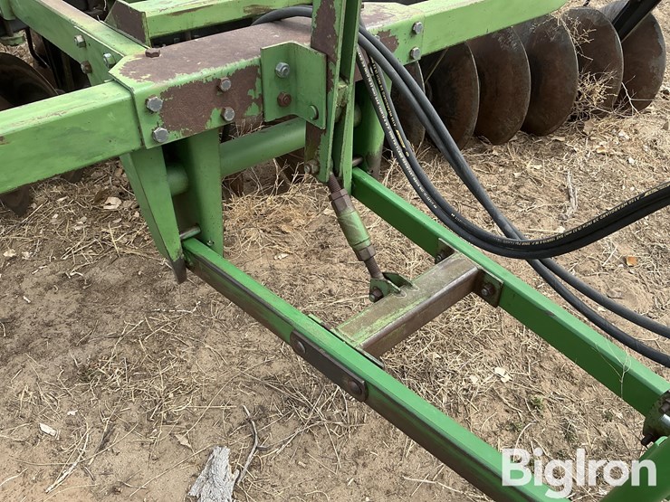 john-deere-210-image-11