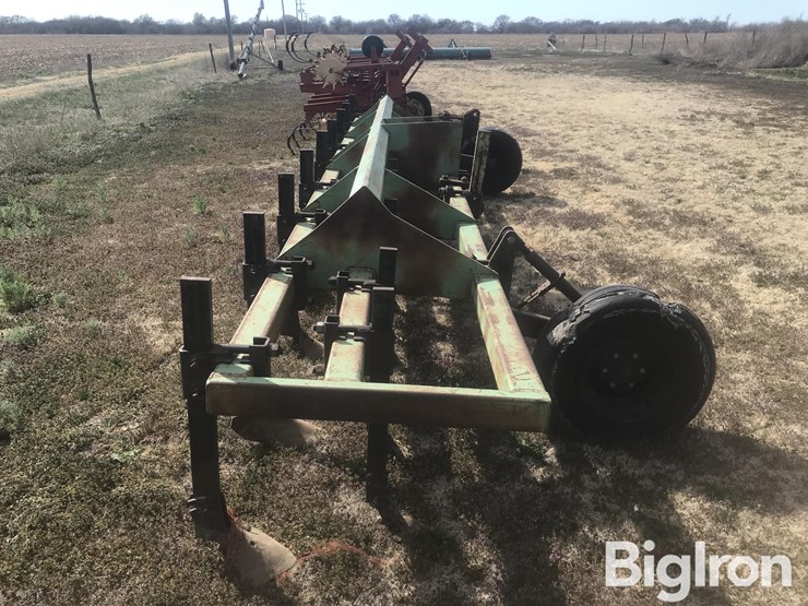 bigham-brothers-s-389-7-row-3-bar-cultivator-image-4