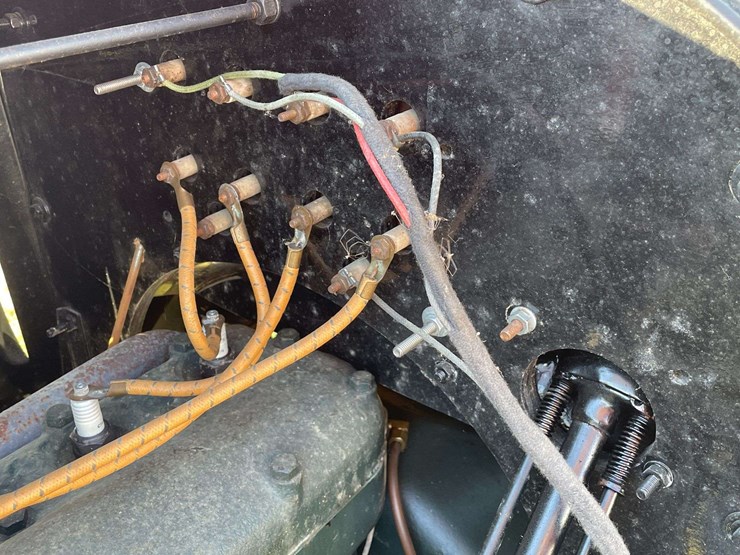 1917-model-t-touring-image-85