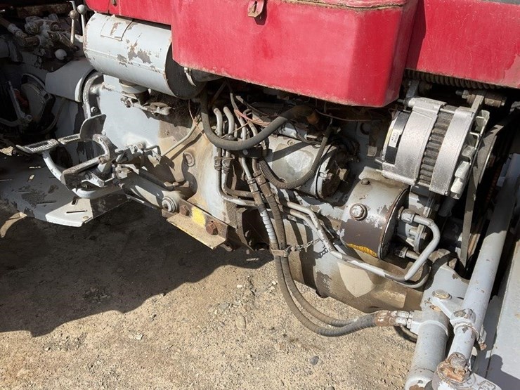 massey-ferguson-240-image-11