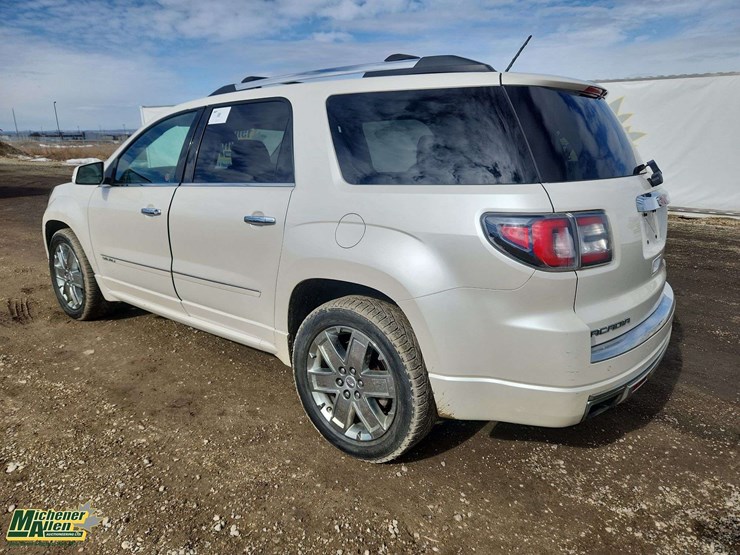 2014-gmc-acadia-denali-image-3